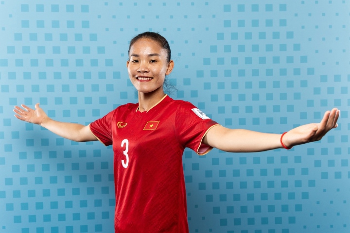 Ngắm Thanh Nhã, Hoàng Loan 'đốn tim' dân mạng trên bộ ảnh cực xinh của FIFA - Ảnh 3.