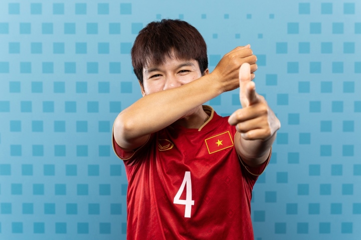 Ngắm Thanh Nhã, Hoàng Loan 'đốn tim' dân mạng trên bộ ảnh cực xinh của FIFA - Ảnh 14.