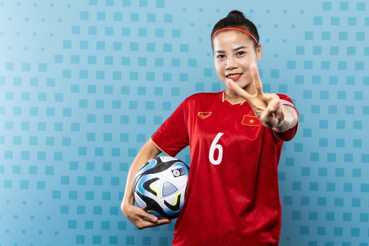Ngắm Thanh Nhã, Hoàng Loan 'đốn tim' dân mạng trên bộ ảnh cực xinh của FIFA - Ảnh 12.