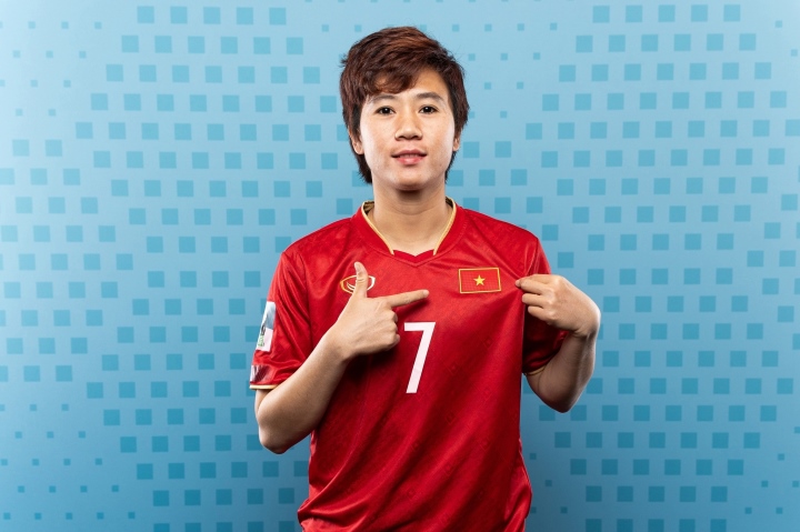 Ngắm Thanh Nhã, Hoàng Loan 'đốn tim' dân mạng trên bộ ảnh cực xinh của FIFA - Ảnh 13.
