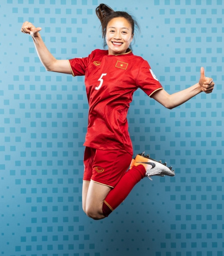 Ngắm Thanh Nhã, Hoàng Loan 'đốn tim' dân mạng trên bộ ảnh cực xinh của FIFA - Ảnh 9.