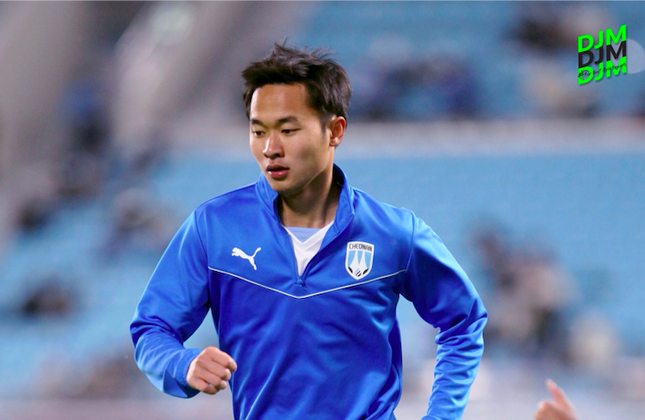 HLV Troussier gọi tiền đạo chơi bóng ở Hàn Quốc lên tuyển U23 Việt Nam - Ảnh 1.