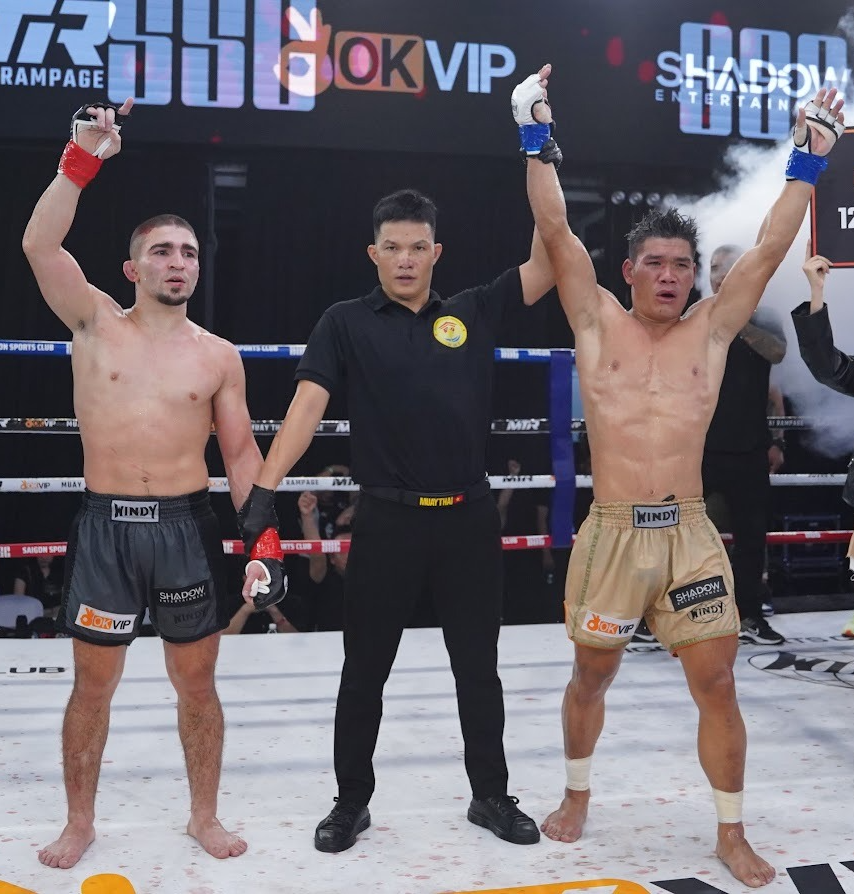 Giành 2 chiến thắng trong một đêm, võ sĩ Trần Quốc Tuấn lên ngôi tại giải Muay nhà nghề MTR - Ảnh 2.