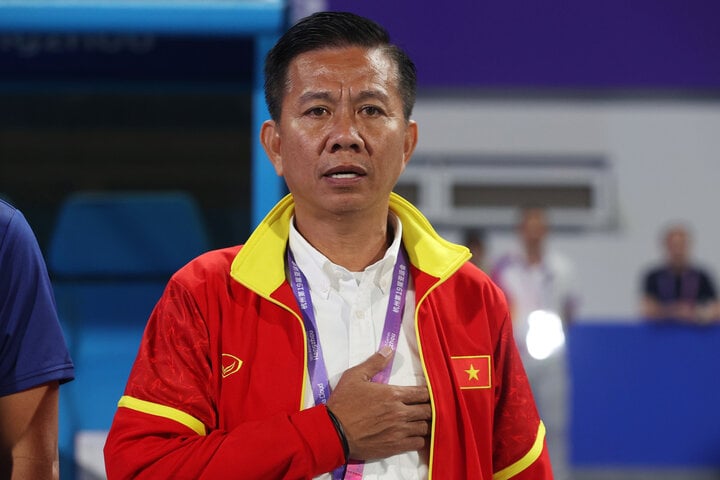 Olympic Việt Nam thất bại: Vì sao HLV Hoàng Anh Tuấn chọn cầu thủ U20 dự ASIAD? - Ảnh 2.