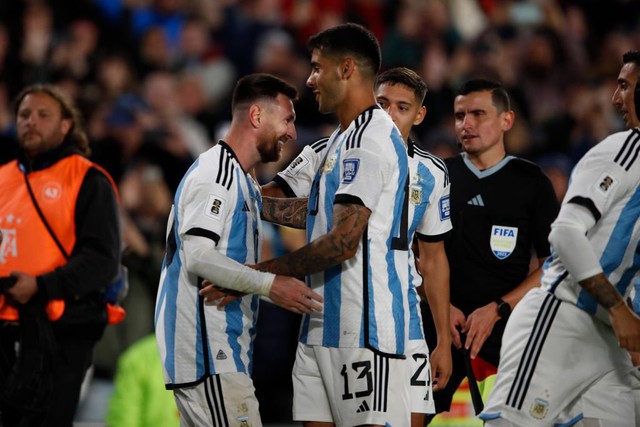 Messi tỏa sáng trên chấm đá phạt, mang về chiến thắng cho nhà vô địch Argentina tại vòng loại World Cup - Ảnh 10.