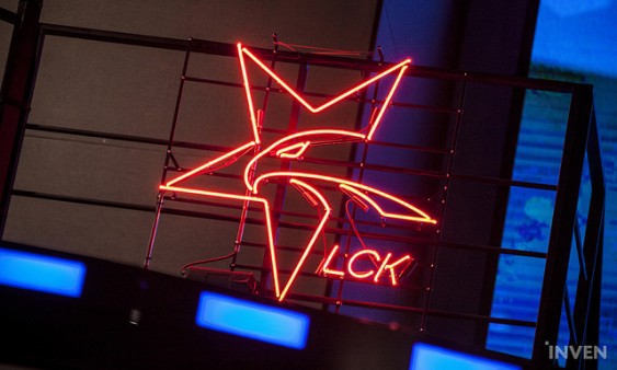 Điểm tin Esports ngày 19/11: Hợp đồng của Faker và SKT sẽ chính thức kết thúc vào ngày mai - Ảnh 1.