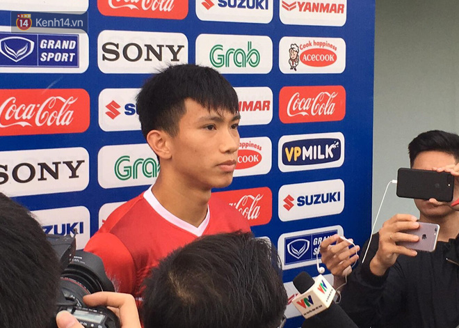 Cậu út tuyển Việt Nam tiết lộ cuộc nói chuyện riêng với thầy Park sau trận ra quân AFF Cup 2018 - Ảnh 2.
