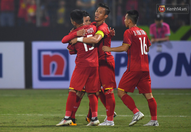 Hai kỷ lục mới được ĐT Việt Nam thiết lập ở vòng bảng AFF Cup 2018 - Ảnh 3.