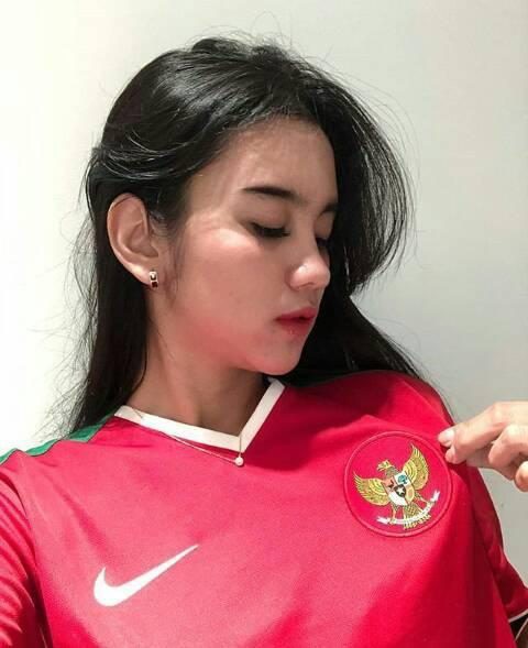 AFF Cup 2018: Fan nữ của đội tuyển nào xinh đẹp nhất? - Ảnh 15.