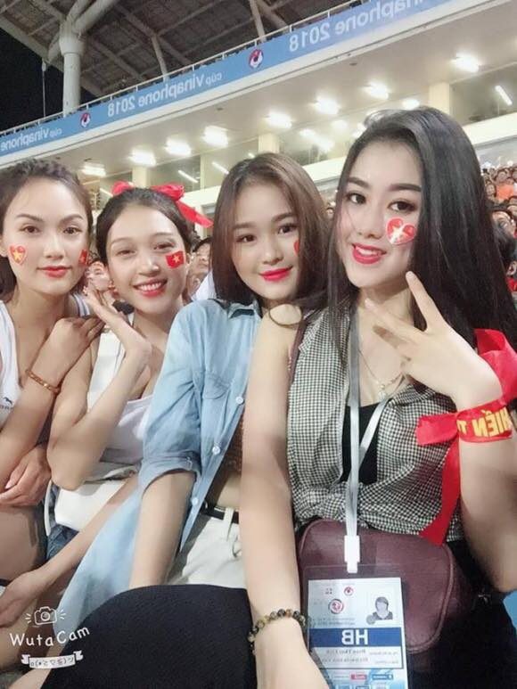 AFF Cup 2018: Fan nữ của đội tuyển nào xinh đẹp nhất? - Ảnh 5.