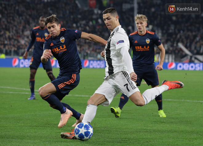 Vua đệm bóng Ronaldo biến thành vua dọn cỗ giúp Juventus ca khúc khải hoàn ở Champions League - Ảnh 1.