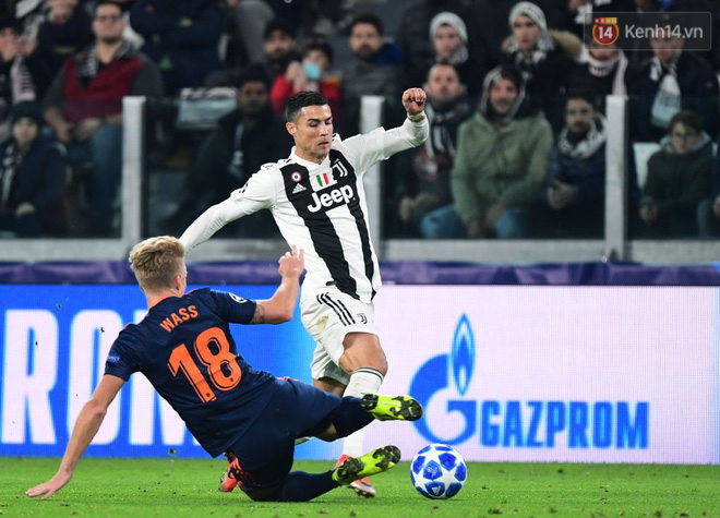 Vua đệm bóng Ronaldo biến thành vua dọn cỗ giúp Juventus ca khúc khải hoàn ở Champions League - Ảnh 9.