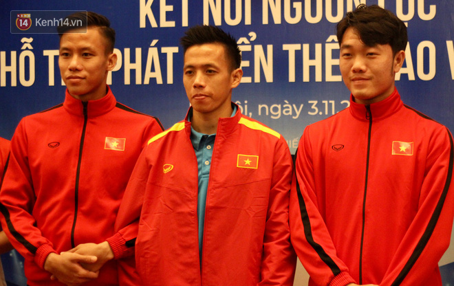 Không phải Xuân Trường, Văn Quyết được bầu làm đội trưởng tuyển Việt Nam - Ảnh 1.