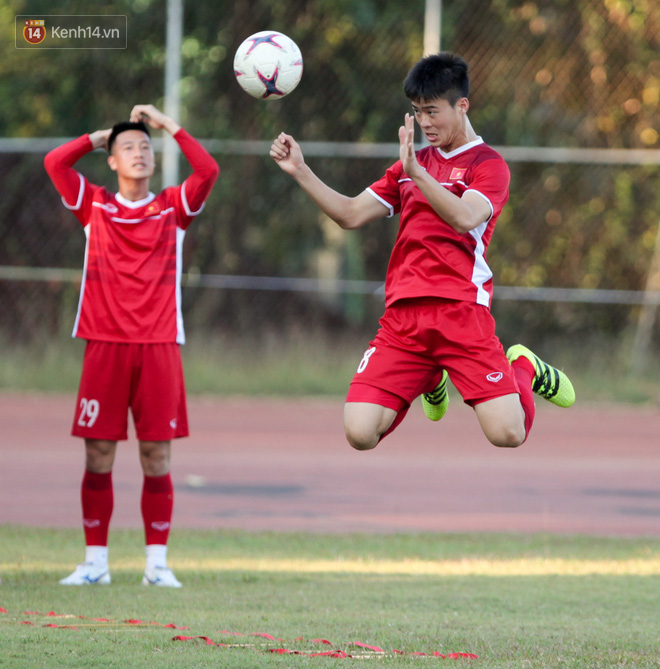 Bị hầm trong bài đá ma, Đình Trọng trút giận lên Văn Toàn ở buổi tập trước trận ra quân AFF Cup 2018 - Ảnh 7.