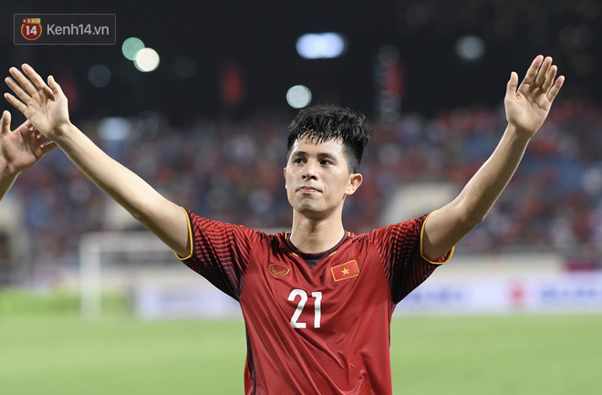 Trọng Ỉn lọt top 5 hậu vệ xuất sắc nhất trước bán kết AFF Cup 2018 - Ảnh 1.