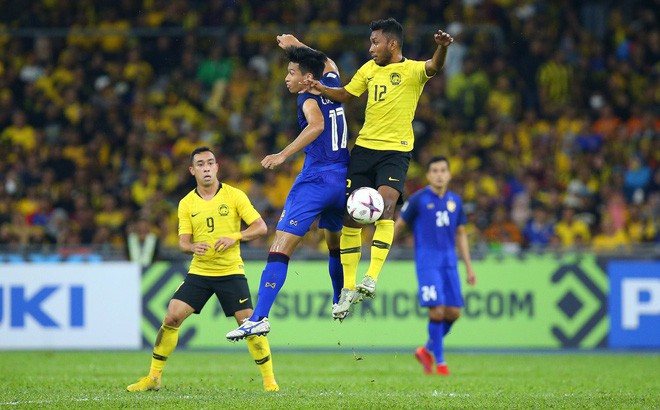 Hòa Malaysia, HLV Thái Lan chê mặt sân ảnh hưởng đến kết quả trận đấu - Ảnh 1.