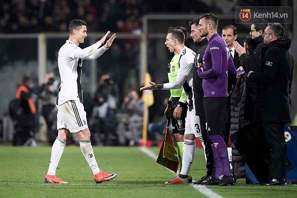 Họa mi Ronaldo hót vang trên chấm penalty, phá kỷ lục tồn tại 60 năm của Juventus - Ảnh 5.
