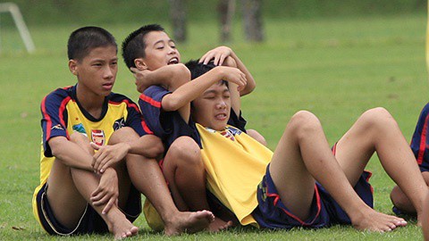 Khi Việt Nam lần đầu giành cúp vô địch AFF Cup, lứa Quang Hải, Công Phượng đang ở đâu - Ảnh 3.