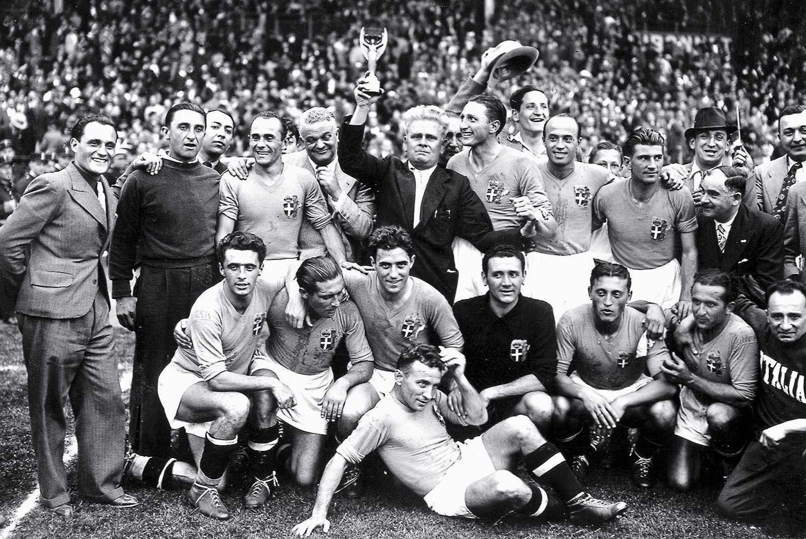 10 đội tuyển vĩ đại nhất các kỳ World Cup - Ảnh 3.