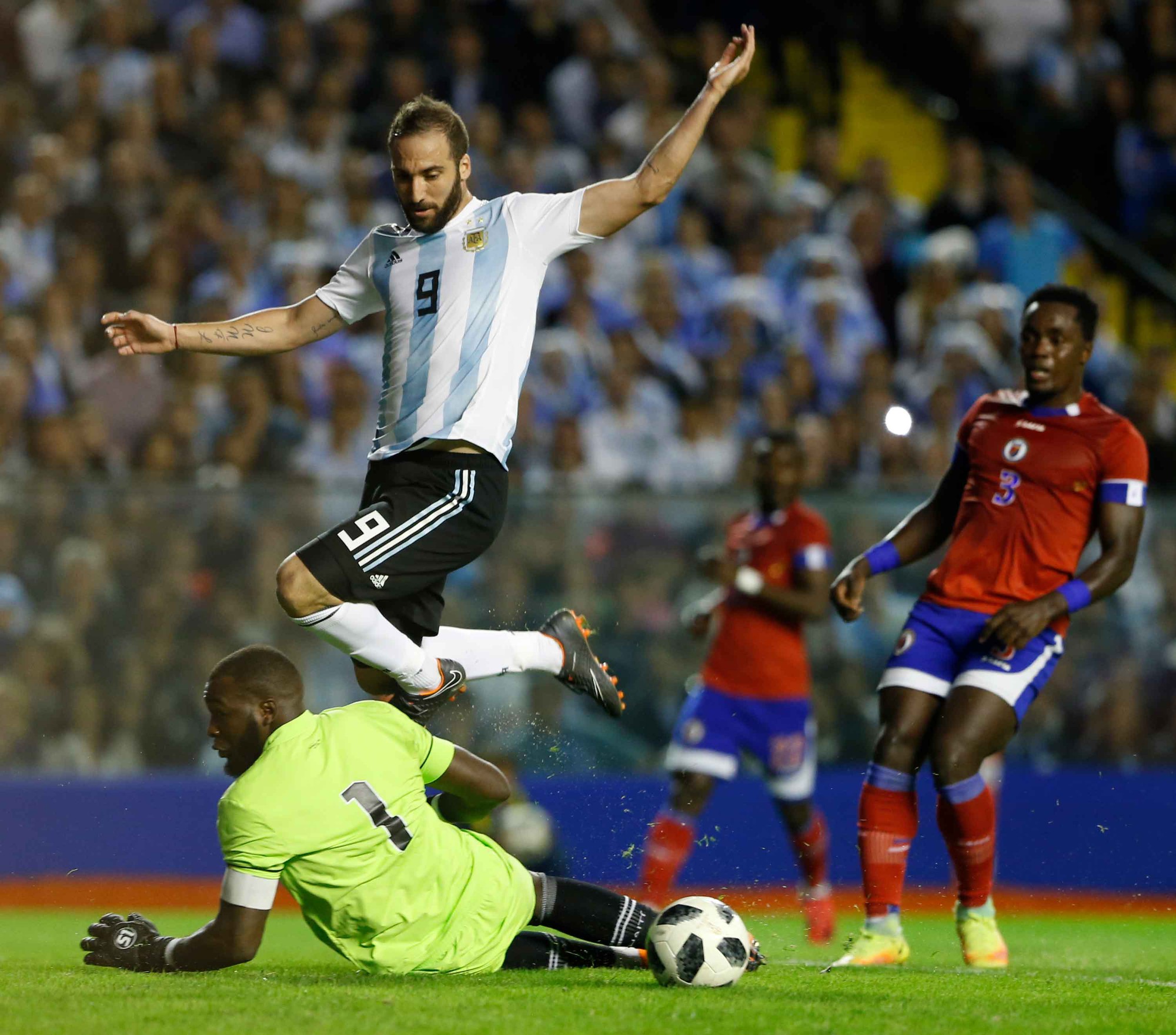 Messi lập hat-trick, Argentina khởi động World Cup bằng chiến thắng 4 sao - Ảnh 12.