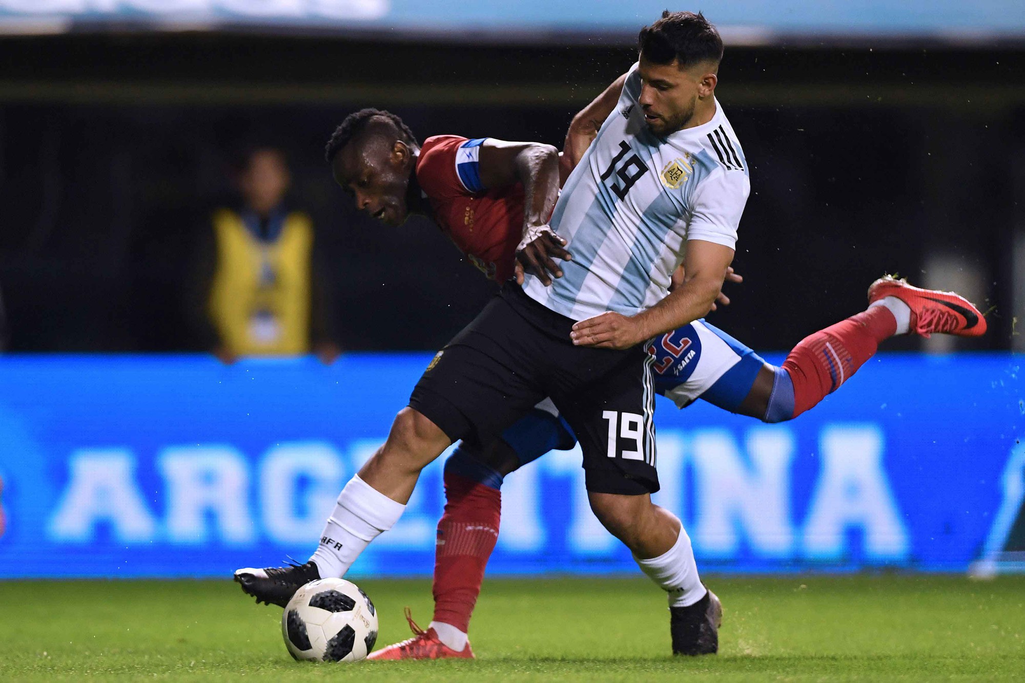 Messi lập hat-trick, Argentina khởi động World Cup bằng chiến thắng 4 sao - Ảnh 11.