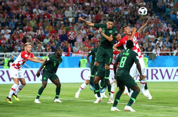 Thắng nhạt nhòa Nigeria 2-0, Modric và các đồng đội nắm lợi thế lớn vào vòng knock-out - Ảnh 11.