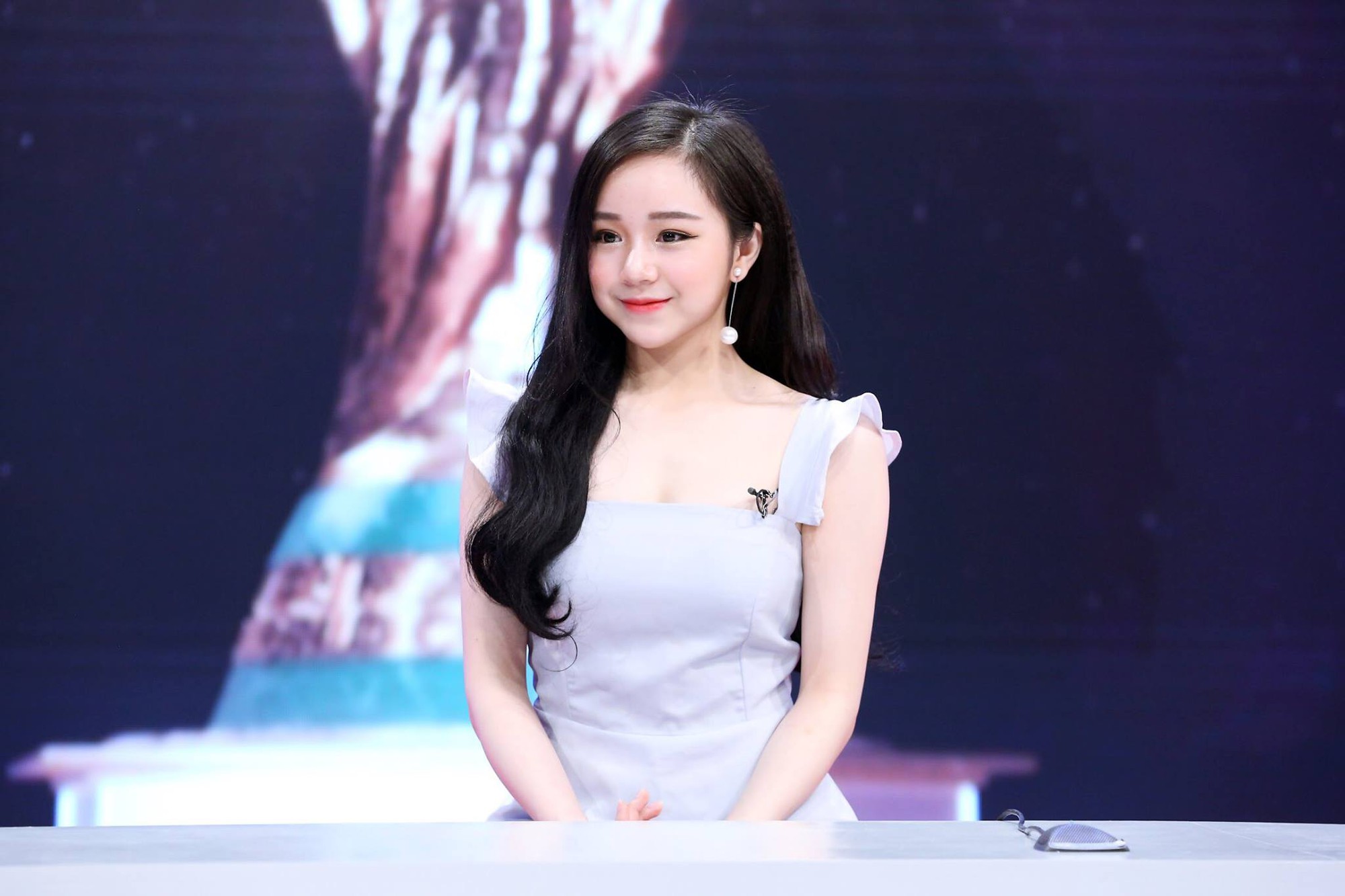 Cộng đồng mạng chờ hot girl ngủ gật lên sóng Nóng cùng World Cup - Ảnh 4.
