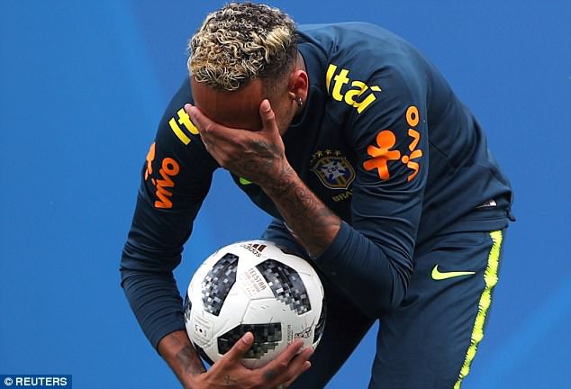 Neymar nhăn nhó bỏ dở buổi tập, nguy cơ nghỉ trận tiếp theo - Ảnh 4.