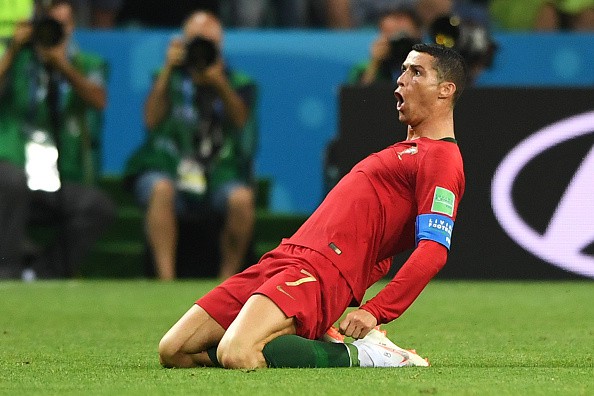 Chưa đá, HLV Morocco đã chào thua Ronaldo? - Ảnh 1.