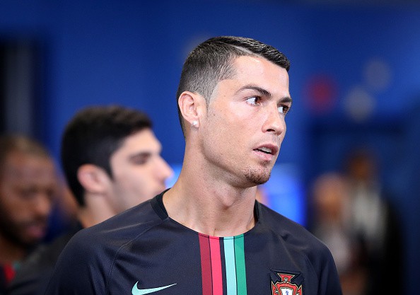 Ronaldo lý giải nguyên nhân nuôi râu dê - Ảnh 2.