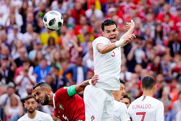 Tố trọng tài là fan Ronaldo, sao Morocco bị FIFA kịch liệt lên án - Ảnh 1.