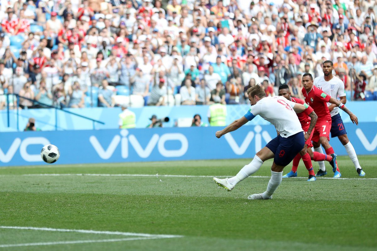 Qua mặt Ronaldo về số bàn, Kane cũng vượt luôn huyền thoại bóng đá Anh - Ảnh 1.