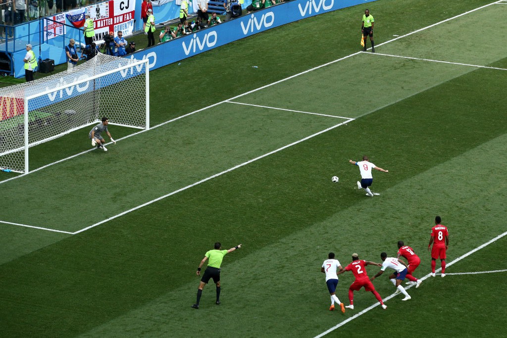 Qua mặt Ronaldo về số bàn, Kane cũng vượt luôn huyền thoại bóng đá Anh - Ảnh 4.