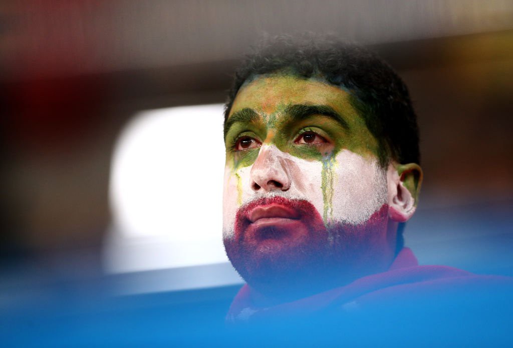 Cầu thủ và CĐV Iran khóc nức nở sau trận hòa Bồ Đào Nha - Ảnh 11.