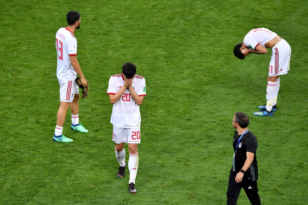 Cầu thủ và CĐV Iran khóc nức nở sau trận hòa Bồ Đào Nha - Ảnh 5.
