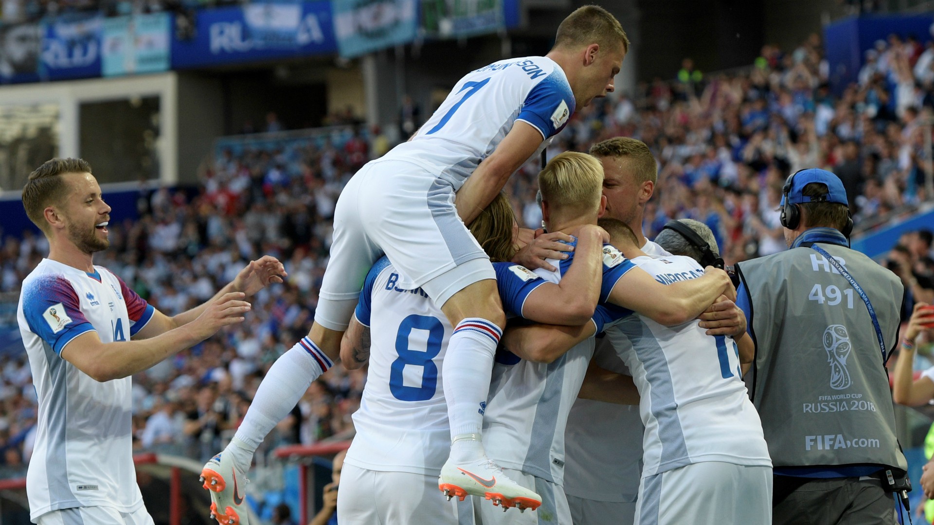 Iceland vs Croatia: Chiến đấu và tiếp tục mơ mộng - Ảnh 1.