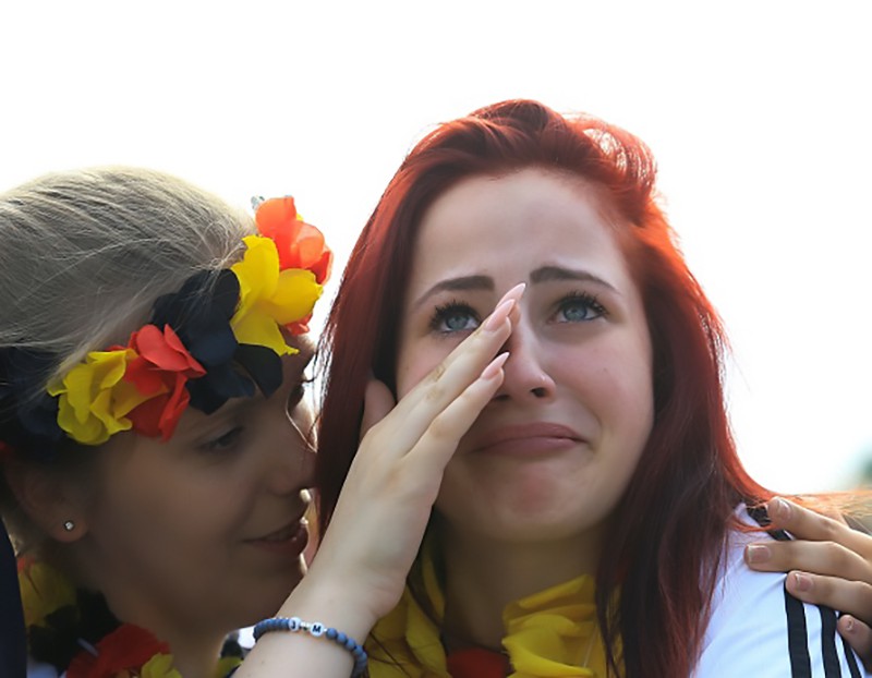 Nước mắt chảy tràn Berlin trong ngày tuyển Đức thua nhục nhã - Ảnh 8.