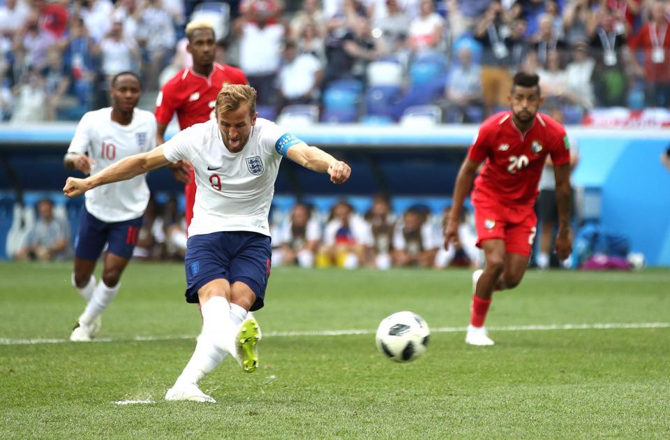 Chào mừng đến với thế giới của VAR, những người tạo ra một World Cup 2018 hoàn toàn khác - Ảnh 4.