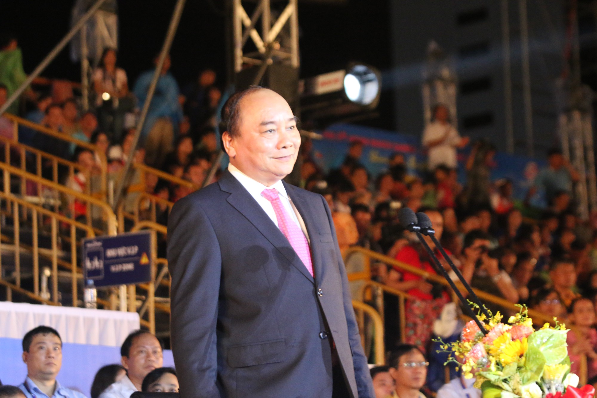 Thủ tướng Nguyễn Xuân Phúc yêu cầu tổ chức lại căn bản VFF - Ảnh 1.