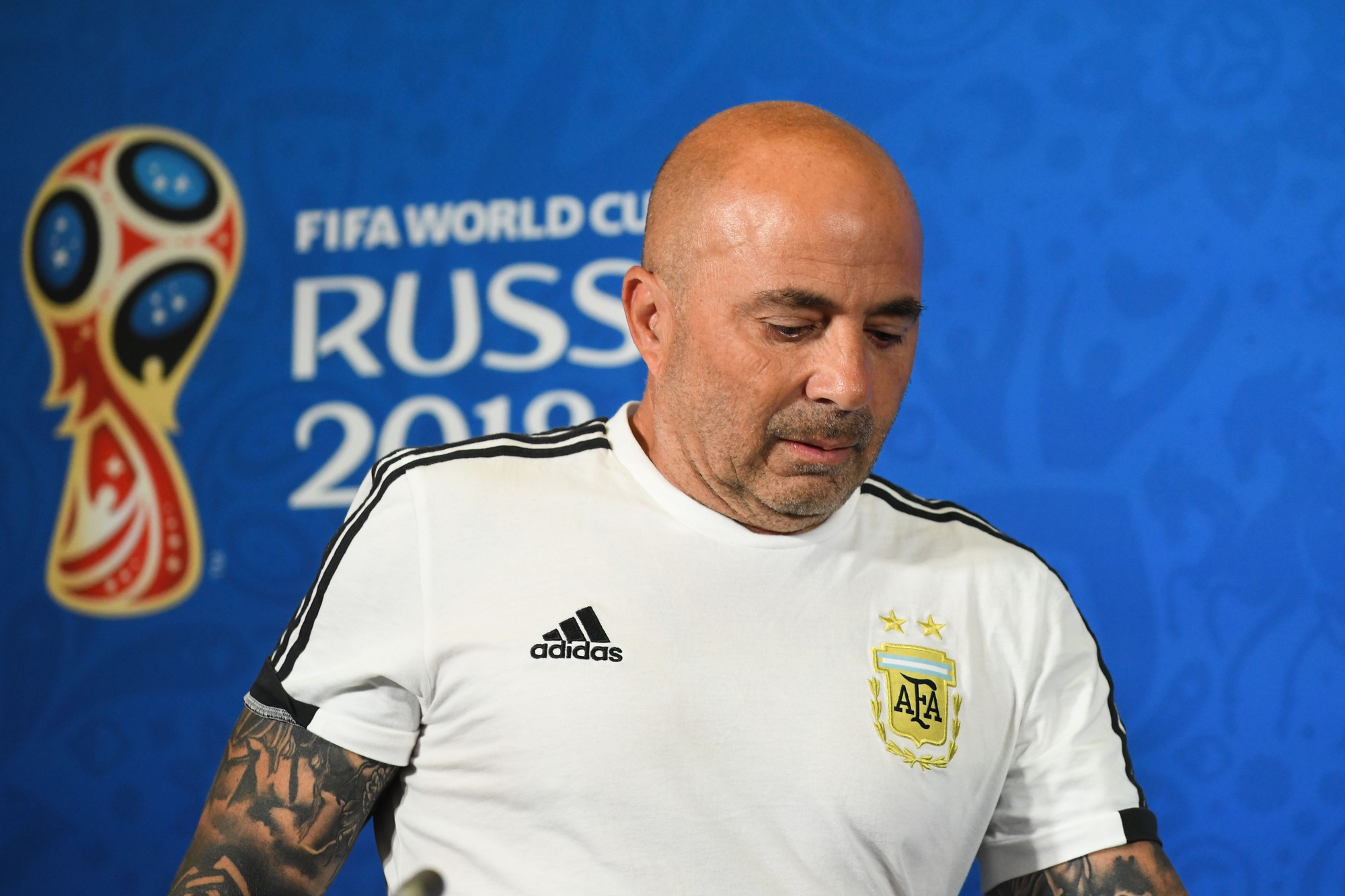 Sampaoli: Không có chuyện tôi phải xin phép Messi! - Ảnh 2.