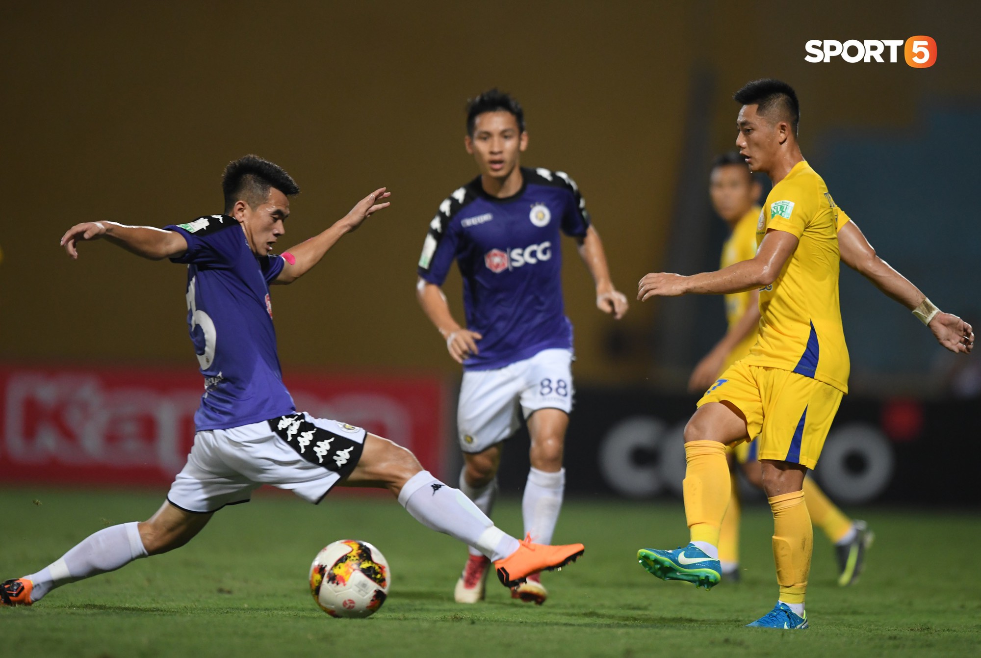 Lâm Ti Phông khen cầu thủ U23 tiến bộ nhanh sau giải châu Á - Ảnh 3.