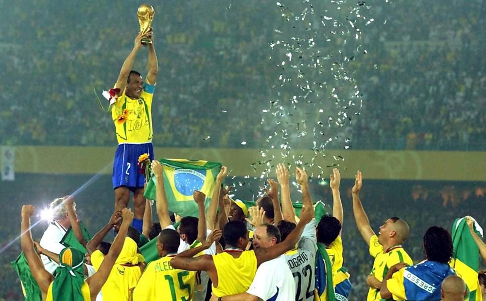 Huyền thoại Brazil muốn trở lại để dự World Cup ở tuổi 47 - Ảnh 1.