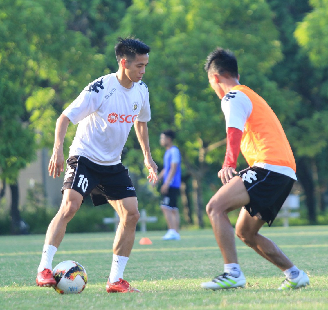 Đình Trọng bị tràn dịch, phải nghỉ đá vòng 12 V-League - Ảnh 2.
