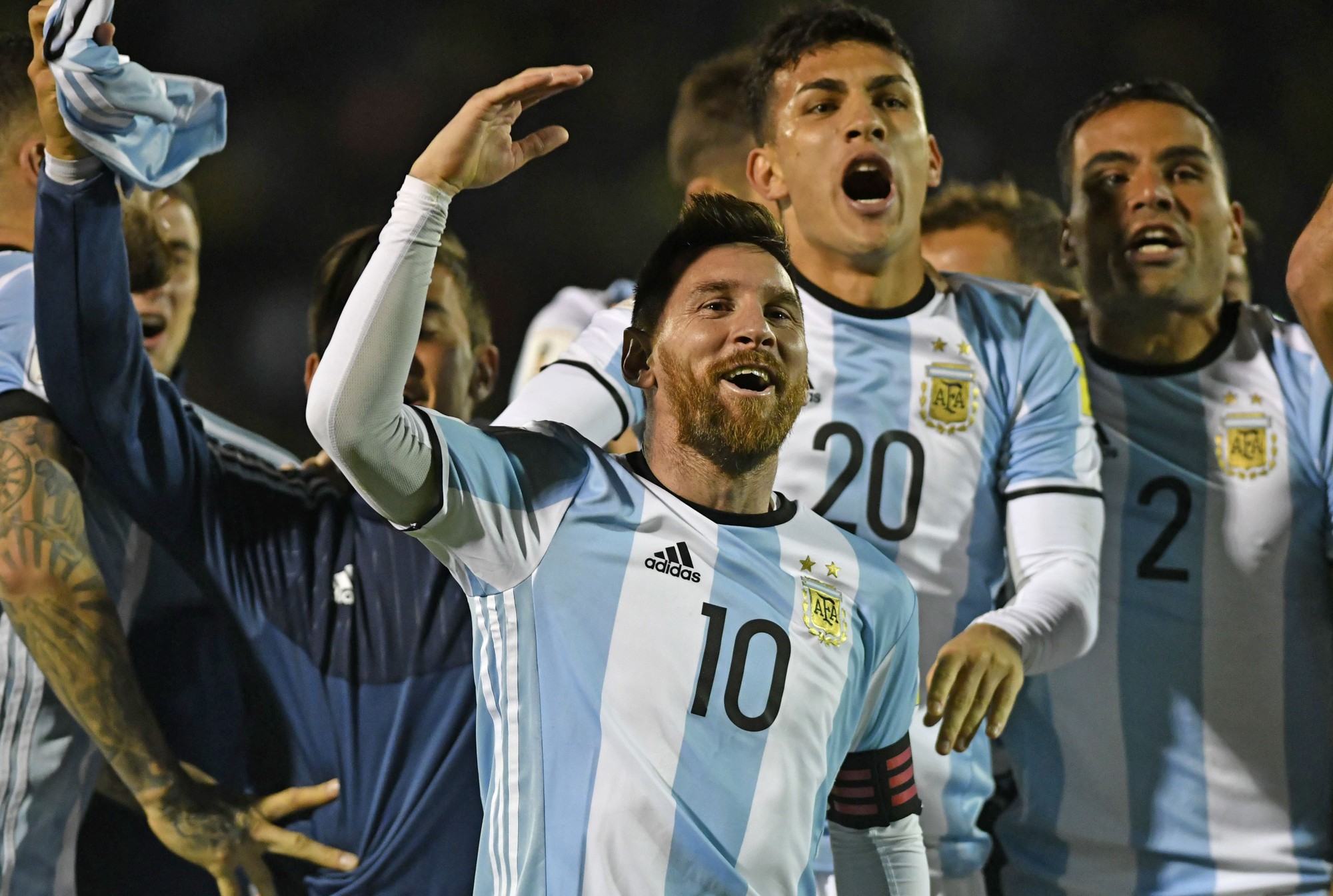 Lionel Messi và chặng đường vượt qua cái bóng của Maradona - Ảnh 7.