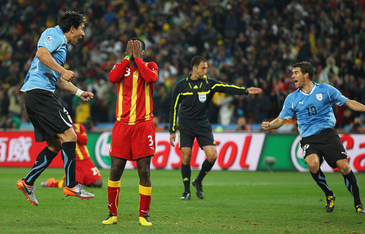Uruguay 1-1 Ghana: Bàn tay của Chúa phá tan giấc mơ của người châu Phi - Ảnh 2.