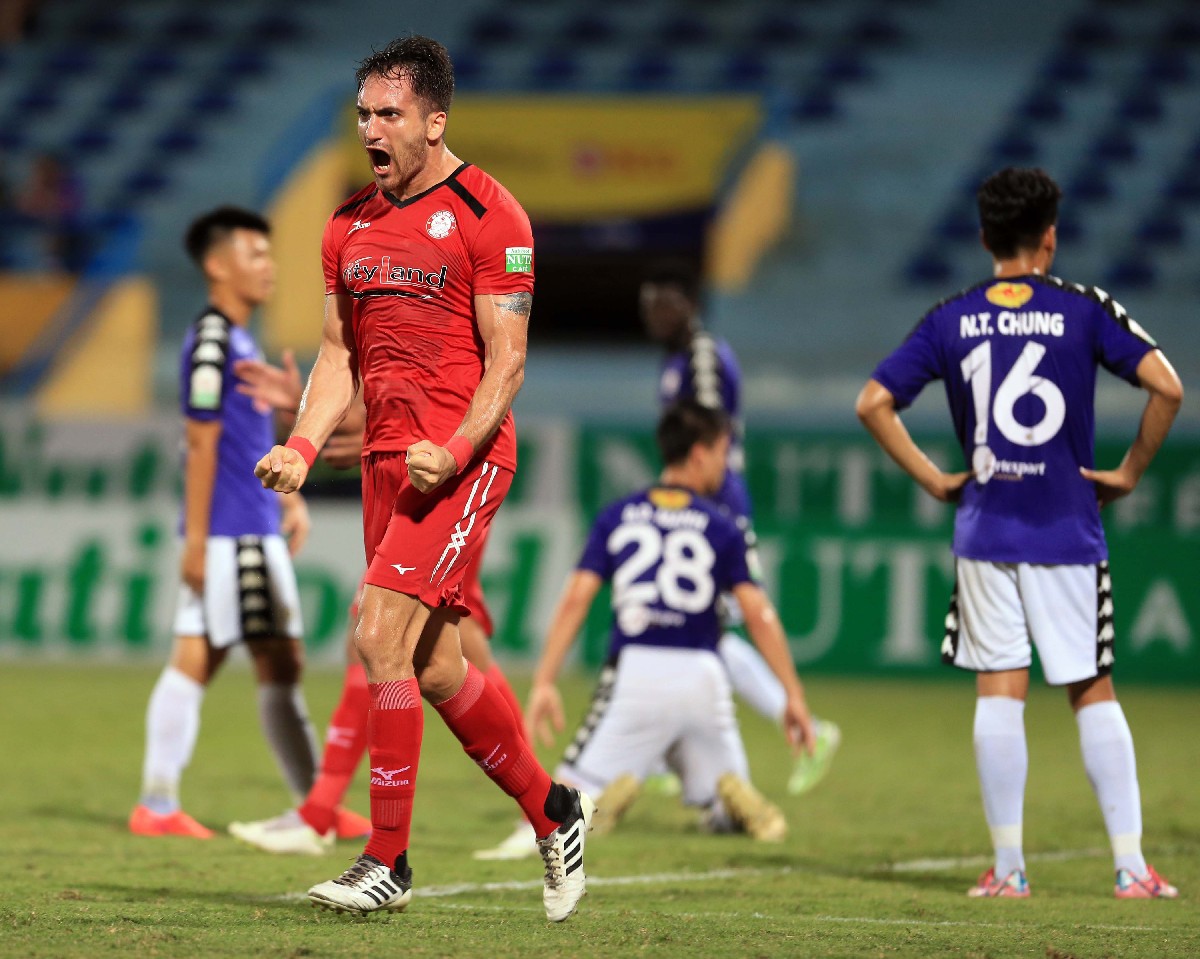 Chuyển nhượng giữa mùa V-League: Sài Thành chạy đua “vũ trang” để thoát hiểm - Ảnh 2.