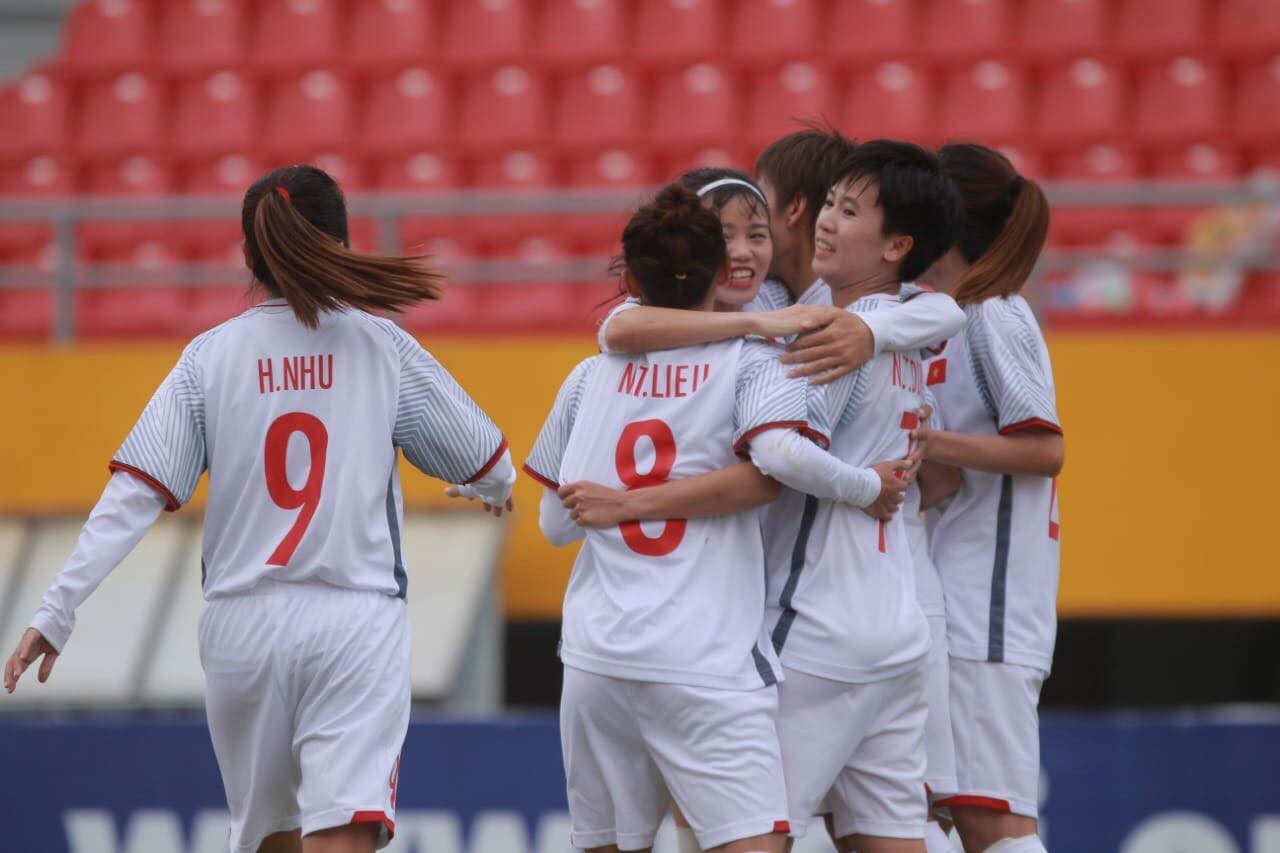 Đánh bại Myanmar lần thứ 2, tuyển nữ Việt Nam giành hạng ba AFF Cup - Ảnh 2.
