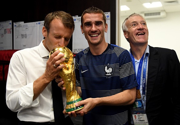 Chuyện hiếm thấy trong bóng đá: Tổng thống Pháp vào phòng thay đồ Croatia động viên đội thua cuộc - Ảnh 7.