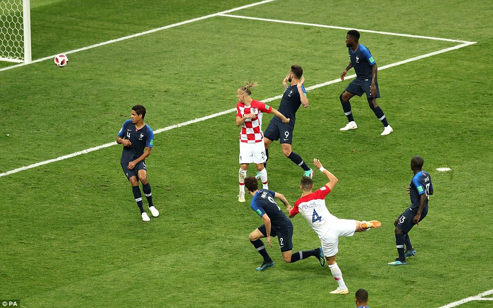 Những khoảnh khắc đáng nhớ ở trận chung kết World Cup 2018 - Ảnh 2.