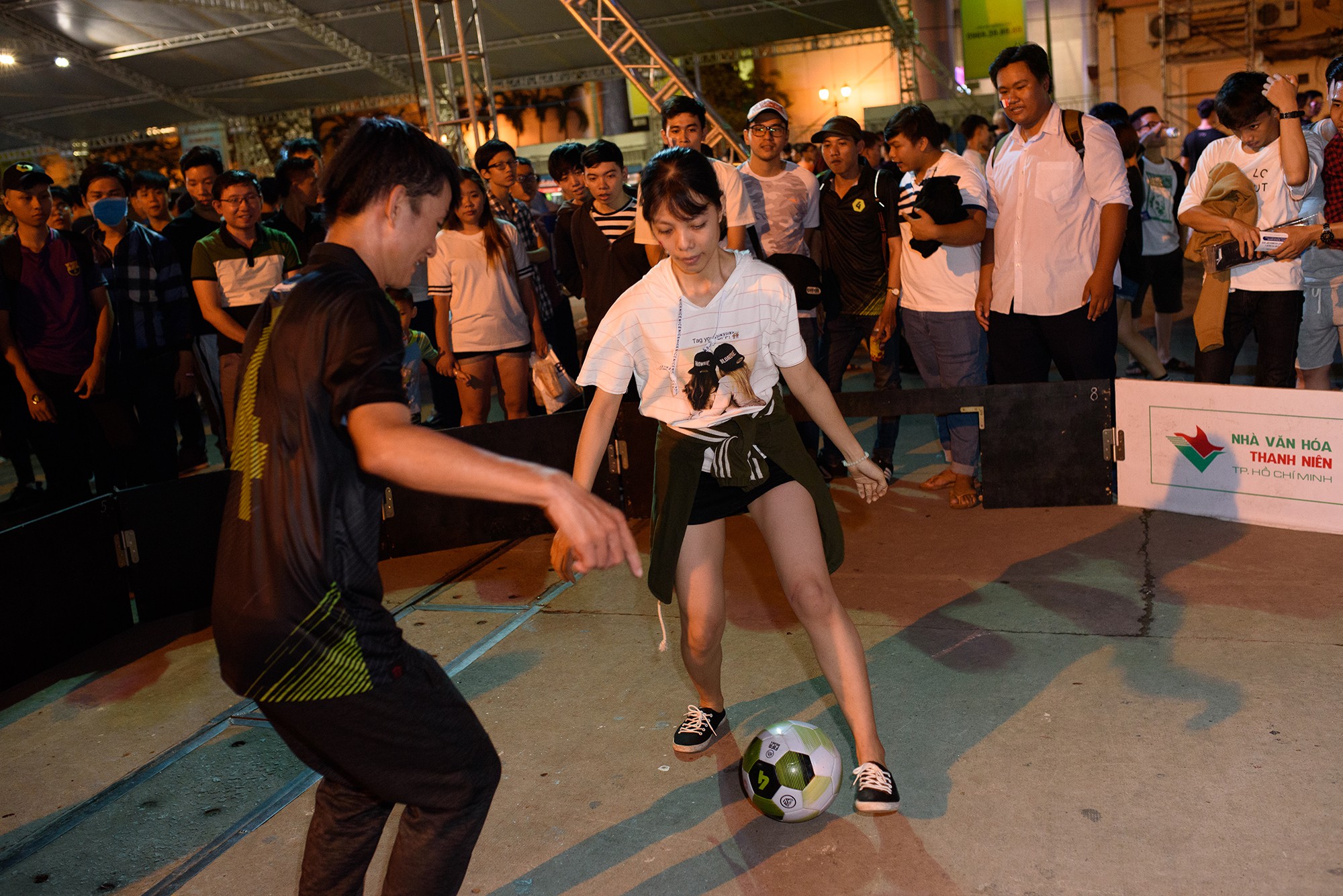 Buổi tối khó quên của game thủ tham dự Siêu Offline World Cup của FIFA Online 4 - Ảnh 4.